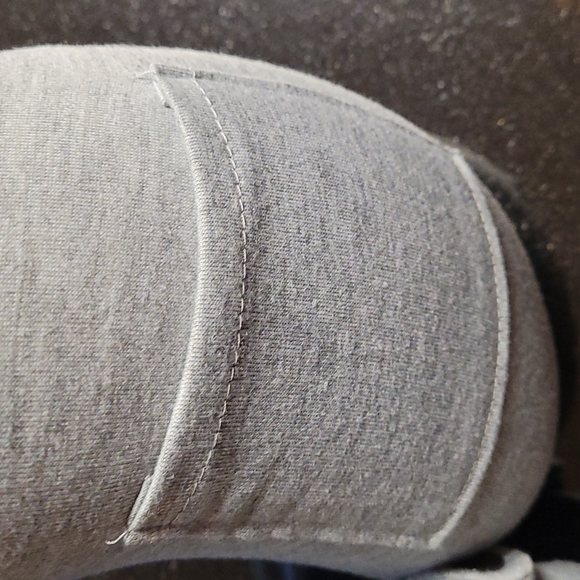 🚗🛫Travel Pillow w/Sleep Mask - Picture 5 of 11